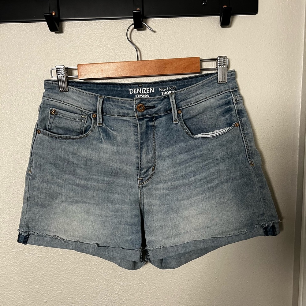Denizen Levi’s high waisted shorts